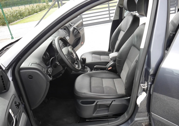 Skoda Octavia cena 24800 przebieg: 281485, rok produkcji 2011 z Ciechanów małe 277